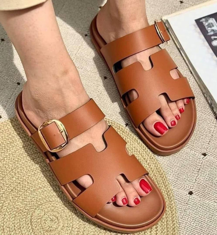 صندل هرمس با روی چرم رنگ عسلی