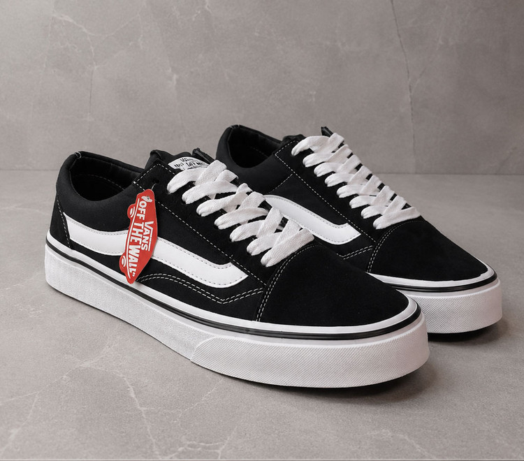 کفش کتونی ونس مشکی سفید(Vans Old Skool) | کلاسیکترین استایل خیابانی