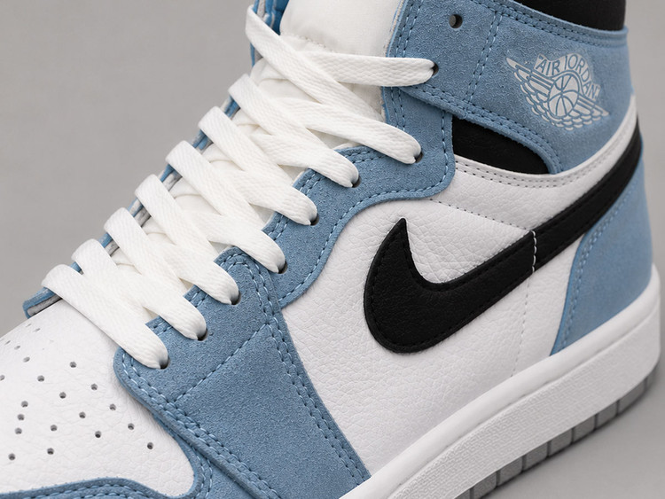 کفش کتونی نایک ایر جردن ۱ لو دخترانه آبی سفید (Jordan 1 Low) | استایل جذاب