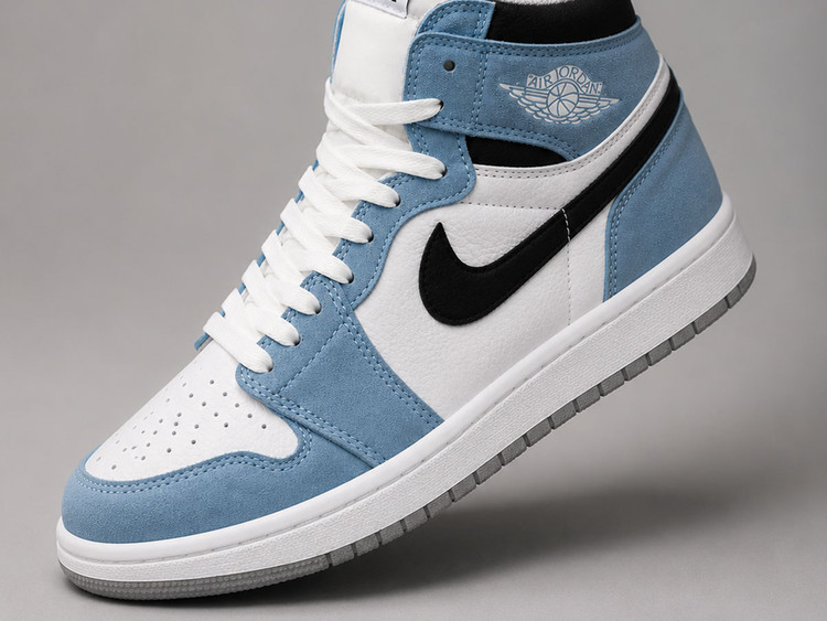 کفش کتونی نایک ایر جردن ۱ لو دخترانه آبی سفید (Jordan 1 Low) | استایل جذاب