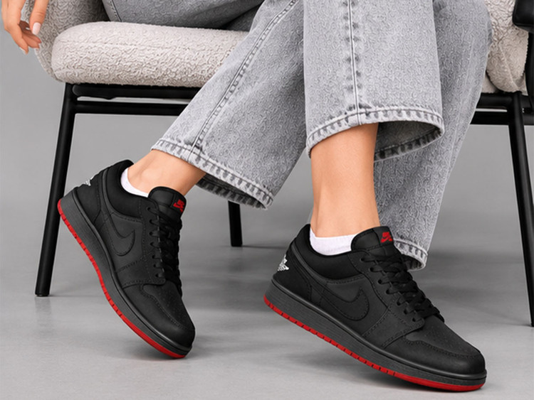 کفش کتونی نایک ایر جردن ۱ لو مشکی زیره قرمز (Jordan 1 Low)