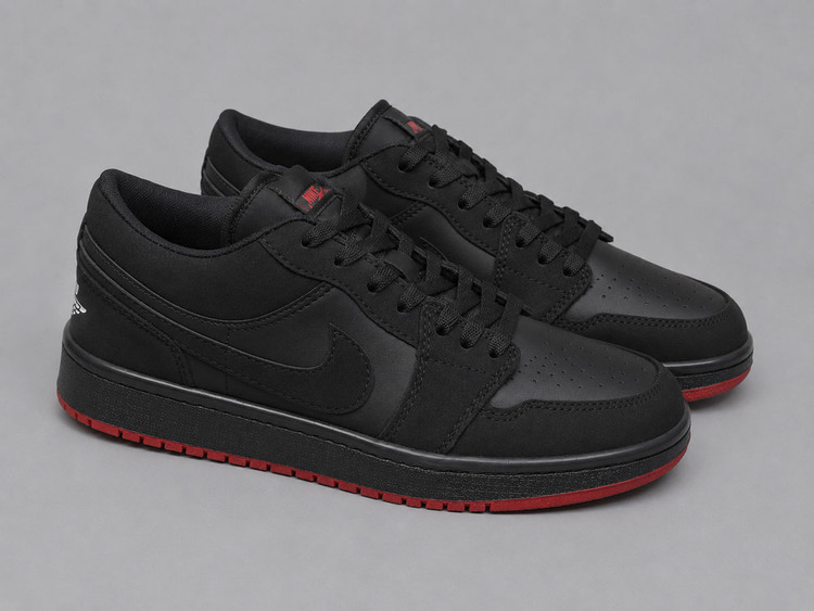 کفش کتونی نایک ایر جردن ۱ لو مشکی زیره قرمز (Jordan 1 Low)