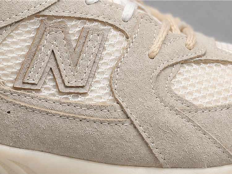 کفش کتونی نیوبالانس میو میو کرم (New Balance x Miu Miu)