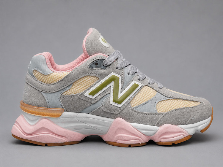 کفش کتونی نیوبالانس ۹۰۶۰ طوسی صورتی (New Balance 9060)
